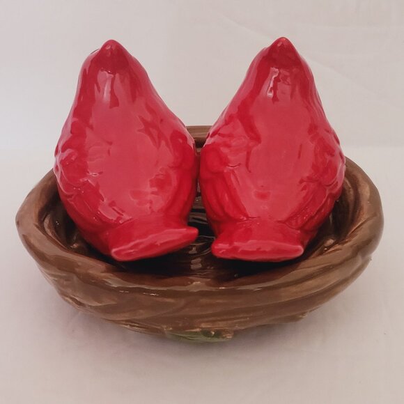 Red Cardinal Bird Salt Pepper Shakers Nest Tray - Picture 2 of 14